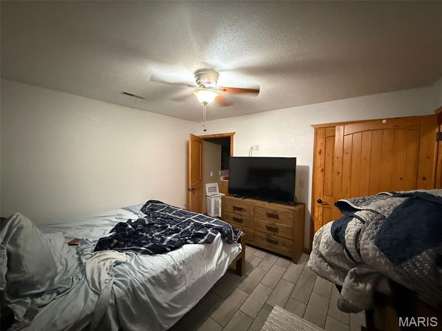 333 County Road 427, Poplar Bluff, MO 63901