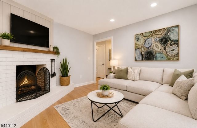 7 Village Rd, Florham Park Boro, NJ 07932