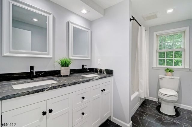 7 Village Rd, Florham Park Boro, NJ 07932