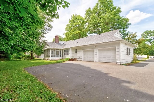 7 Village Rd, Florham Park Boro, NJ 07932
