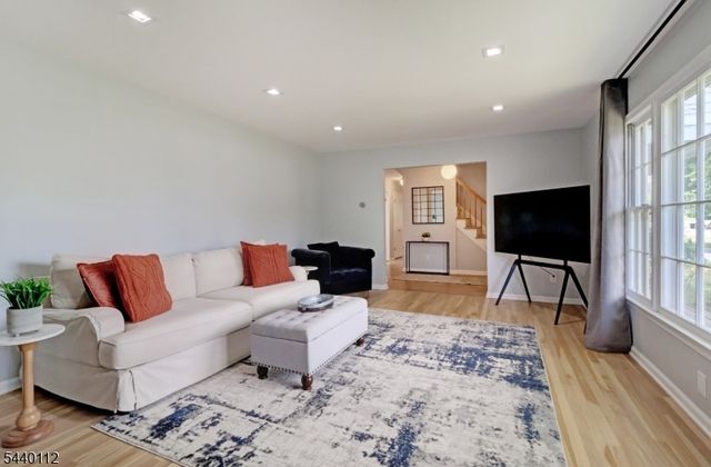 7 Village Rd, Florham Park Boro, NJ 07932