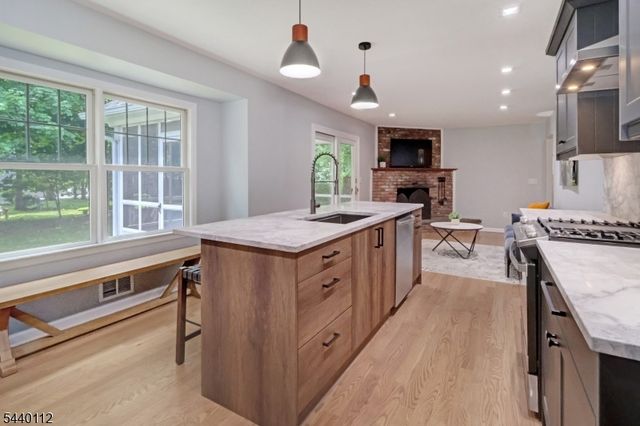 7 Village Rd, Florham Park Boro, NJ 07932