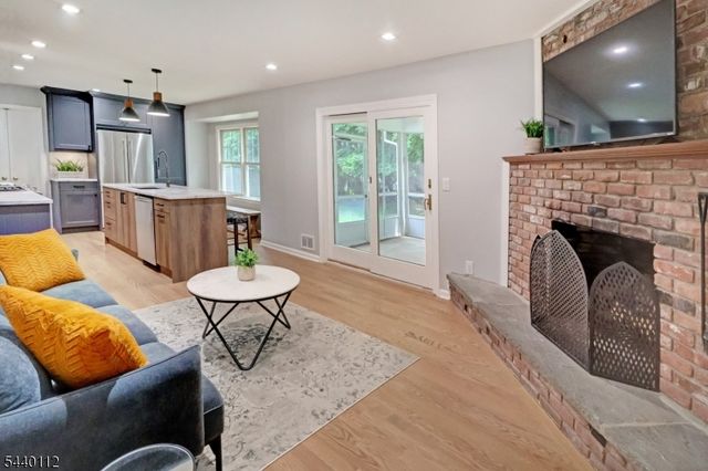 7 Village Rd, Florham Park Boro, NJ 07932