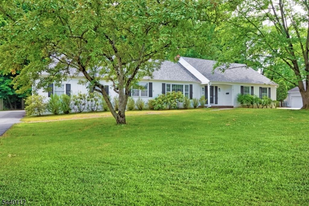 7 Village Rd, Florham Park Boro, NJ 07932