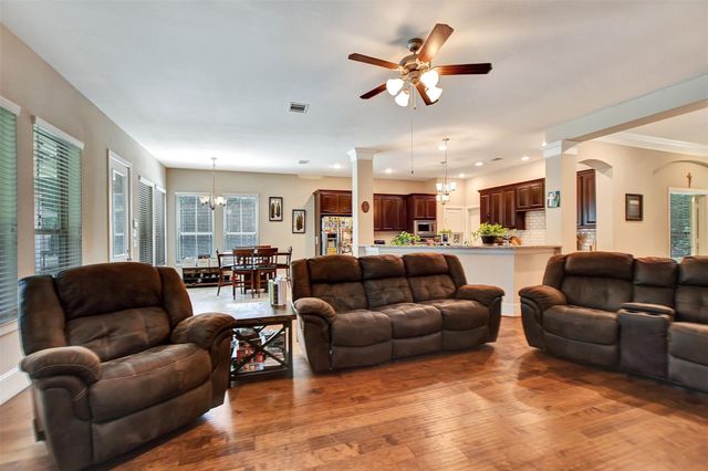 25703 Penguin Street, Magnolia, TX 77355