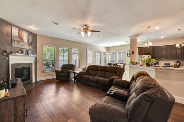25703 Penguin Street, Magnolia, TX 77355