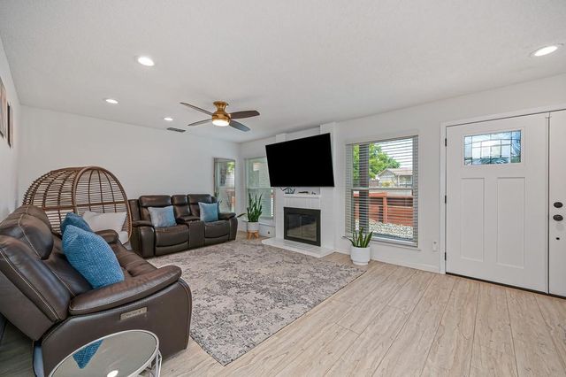 8351 Carrick Ct, Citrus Heights, CA 95610