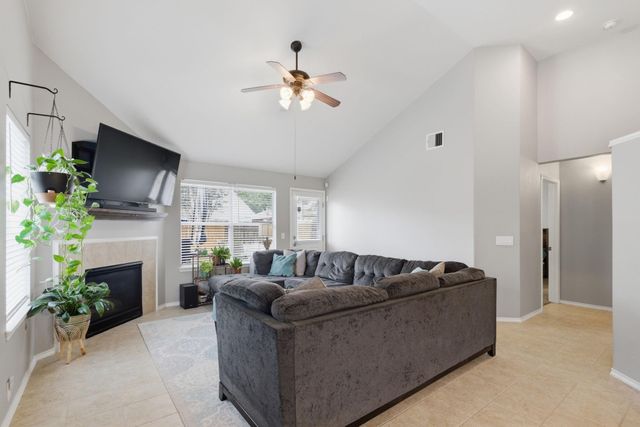 19914 Nandina Knoll, Richmond, TX 77407