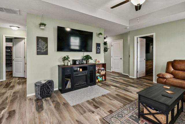 1360 S Rome Avenue, Republic, MO 65738