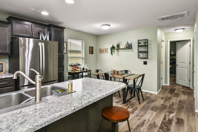 1360 S Rome Avenue, Republic, MO 65738