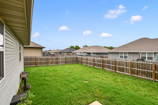1360 S Rome Avenue, Republic, MO 65738