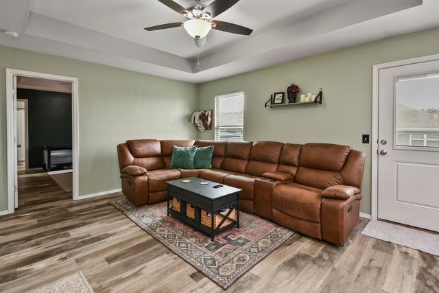 1360 S Rome Avenue, Republic, MO 65738