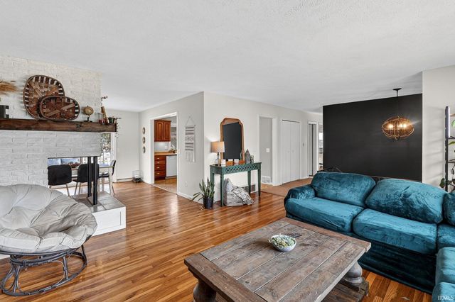 1558 N Bay Drive, Elkhart, IN 46514