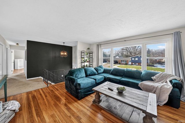 1558 N Bay Drive, Elkhart, IN 46514