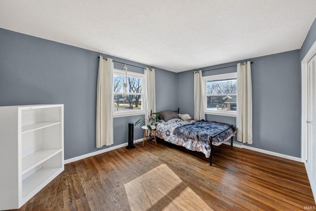 1558 N Bay Drive, Elkhart, IN 46514