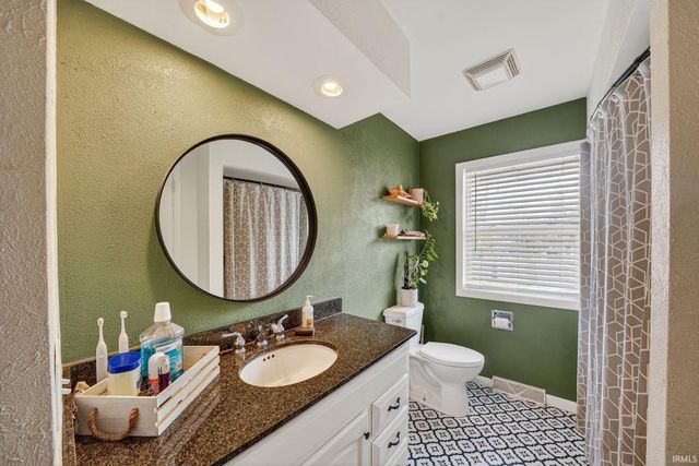 1558 N Bay Drive, Elkhart, IN 46514