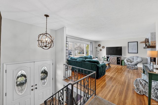 1558 N Bay Drive, Elkhart, IN 46514