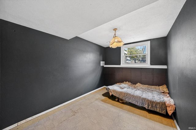 1558 N Bay Drive, Elkhart, IN 46514