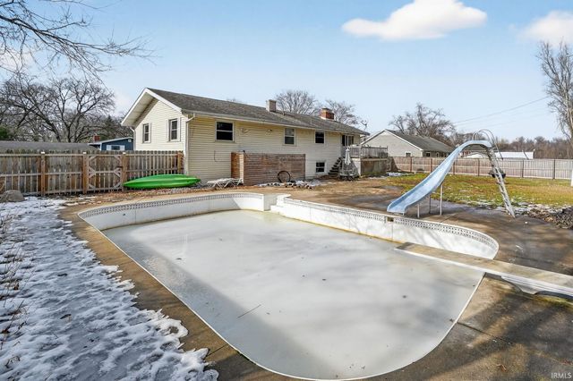 1558 N Bay Drive, Elkhart, IN 46514