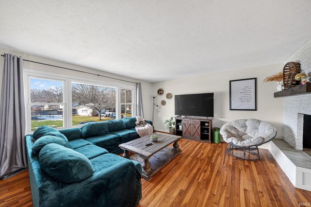 1558 N Bay Drive, Elkhart, IN 46514