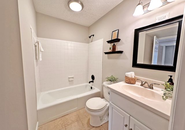 21 Vaughns Gap Rd Apt 88F, Nashville, TN 37205