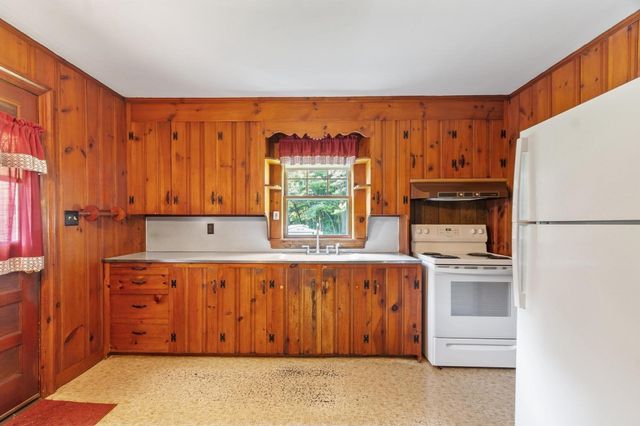 95 West Street, Lunenburg, MA 01462