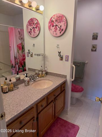 3013 Parkstone Ct, Louisville, KY 40241