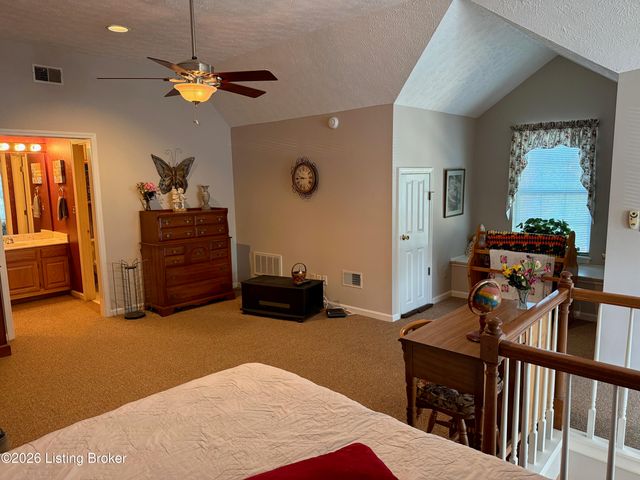 3013 Parkstone Ct, Louisville, KY 40241