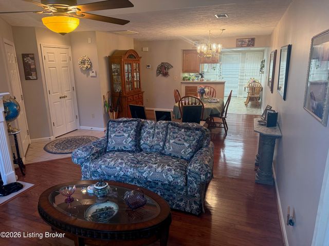 3013 Parkstone Ct, Louisville, KY 40241