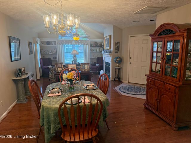 3013 Parkstone Ct, Louisville, KY 40241