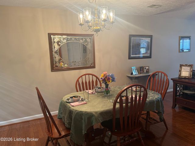 3013 Parkstone Ct, Louisville, KY 40241