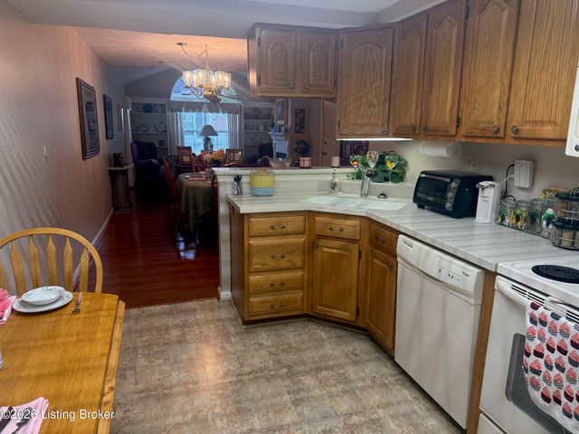 3013 Parkstone Ct, Louisville, KY 40241