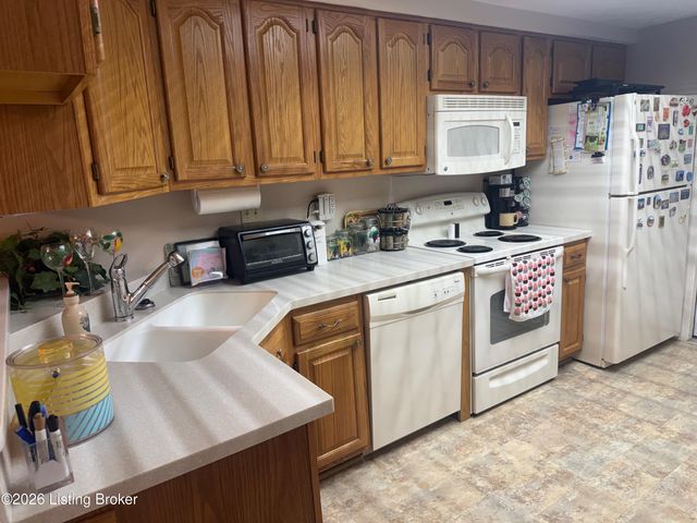 3013 Parkstone Ct, Louisville, KY 40241