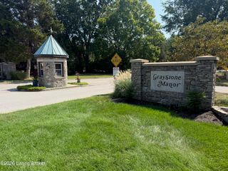 3013 Parkstone Ct, Louisville, KY 40241