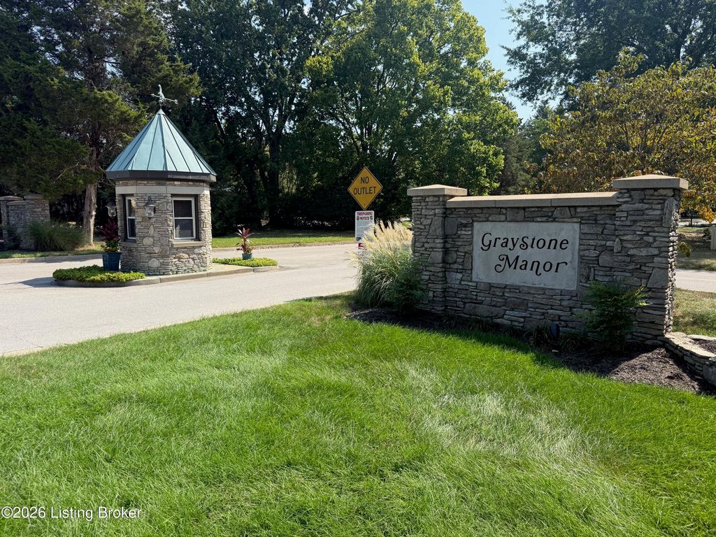 3013 Parkstone Ct, Louisville, KY 40241