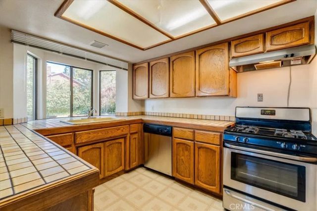 470 Warwick, Cambria, CA 93428