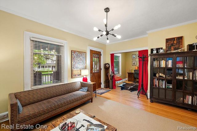 410 W 4th Street, Rochester, MI 48307