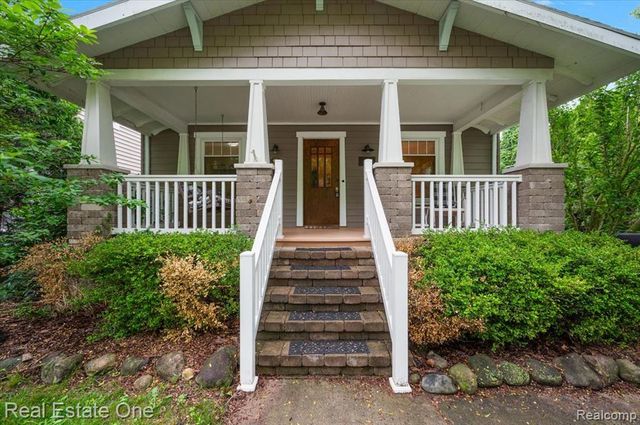 410 W 4th Street, Rochester, MI 48307