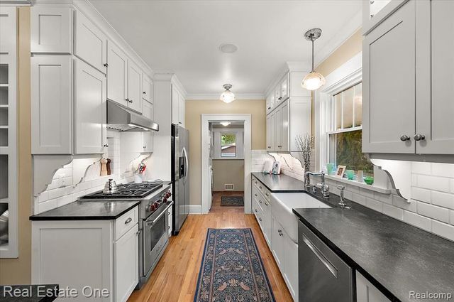 410 W 4th Street, Rochester, MI 48307