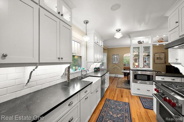 410 W 4th Street, Rochester, MI 48307