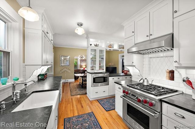 410 W 4th Street, Rochester, MI 48307