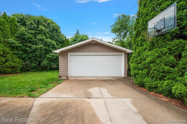 410 W 4th Street, Rochester, MI 48307