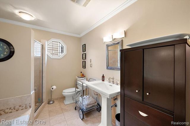 410 W 4th Street, Rochester, MI 48307