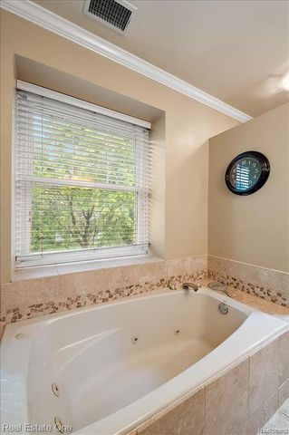 410 W 4th Street, Rochester, MI 48307