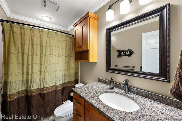 410 W 4th Street, Rochester, MI 48307