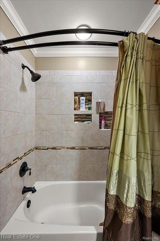 410 W 4th Street, Rochester, MI 48307
