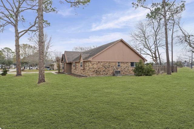 2709 Adams Street, Alvin, TX 77511