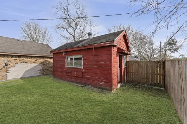 2709 Adams Street, Alvin, TX 77511