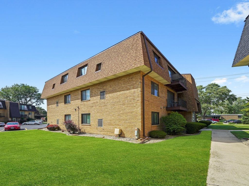 4917 W 109th Street 202, Oak Lawn, IL 60453
