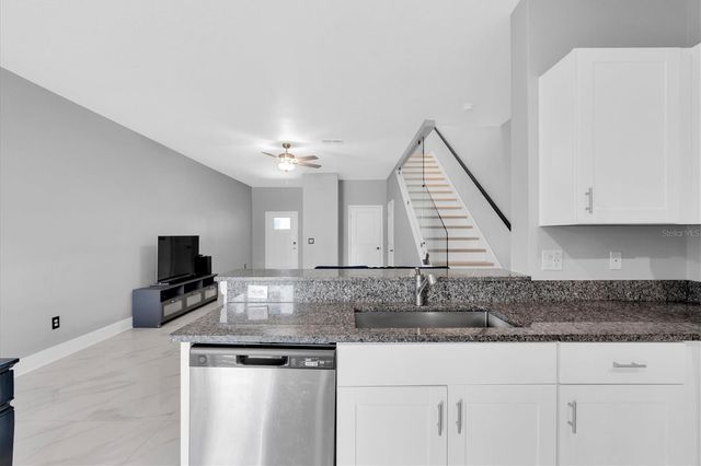 8249 CRESCENT OAKS DRIVE, New Port Richey, FL 34655